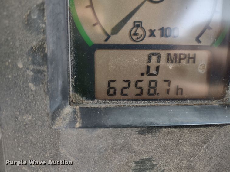 image for item DR8260 1995 John Deere 8770  4WD tractor