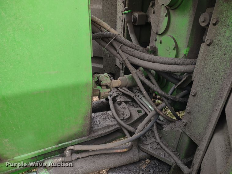 image for item DR8260 1995 John Deere 8770  4WD tractor