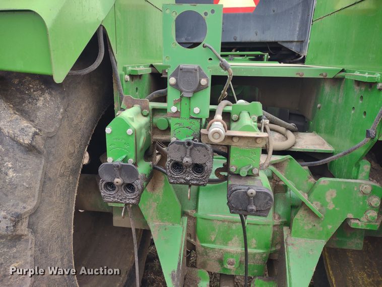 image for item DR8260 1995 John Deere 8770  4WD tractor