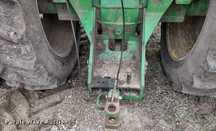 image for item DR8260 1995 John Deere 8770  4WD tractor