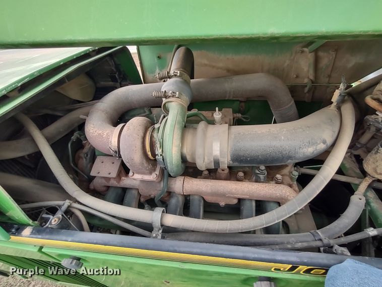 image for item DR8260 1995 John Deere 8770  4WD tractor