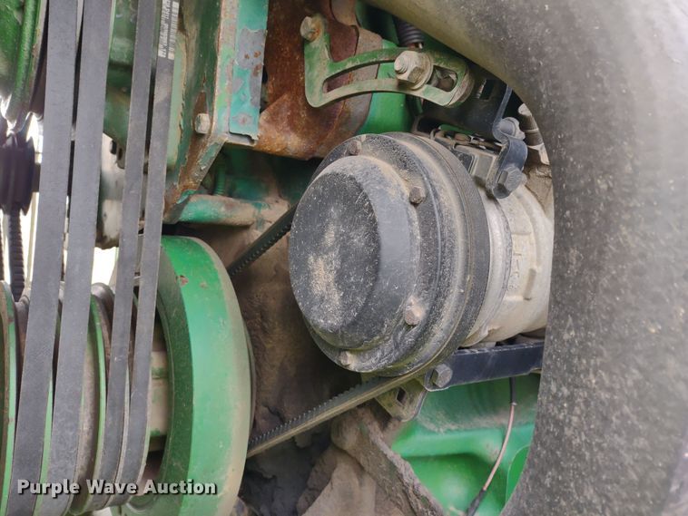 image for item DR8260 1995 John Deere 8770  4WD tractor