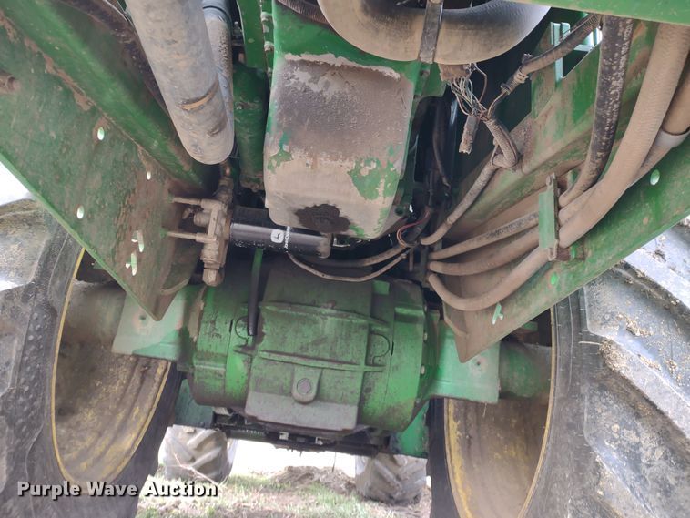 image for item DR8260 1995 John Deere 8770  4WD tractor