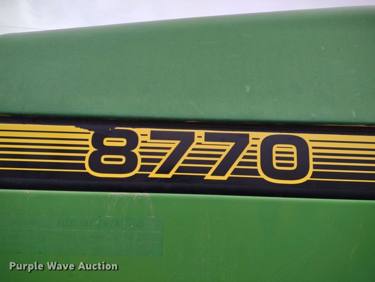 image for item DR8260 1995 John Deere 8770  4WD tractor