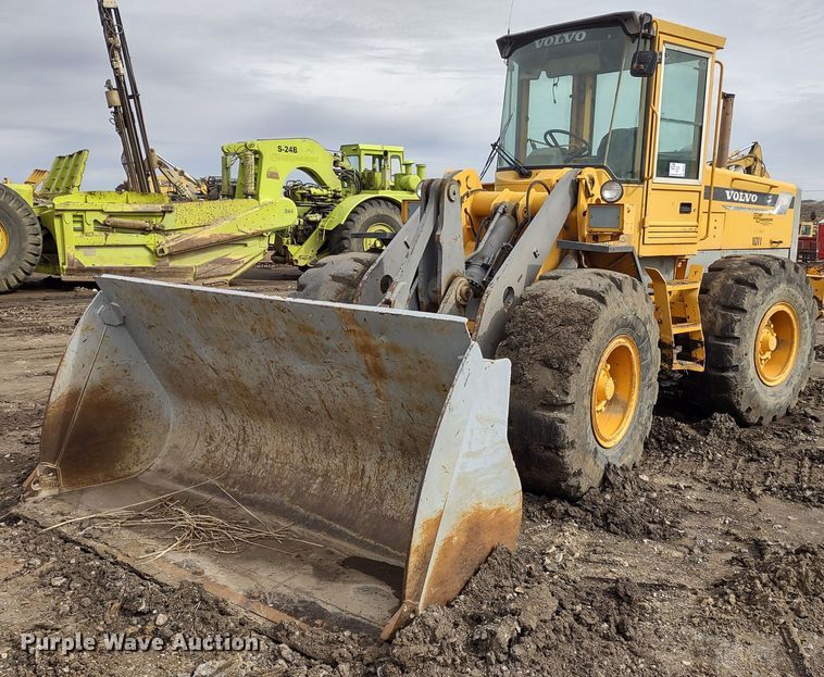 image for item DR8261 1997 Volvo L70C  wheel loader