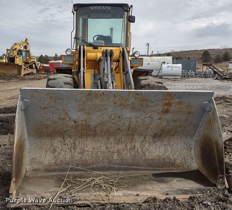 image for item DR8261 1997 Volvo L70C  wheel loader
