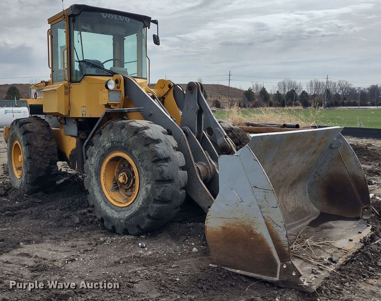 image for item DR8261 1997 Volvo L70C  wheel loader