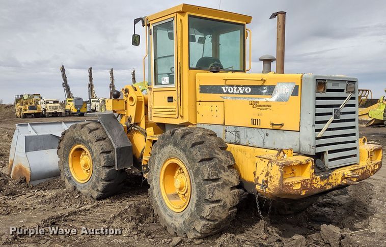 image for item DR8261 1997 Volvo L70C  wheel loader