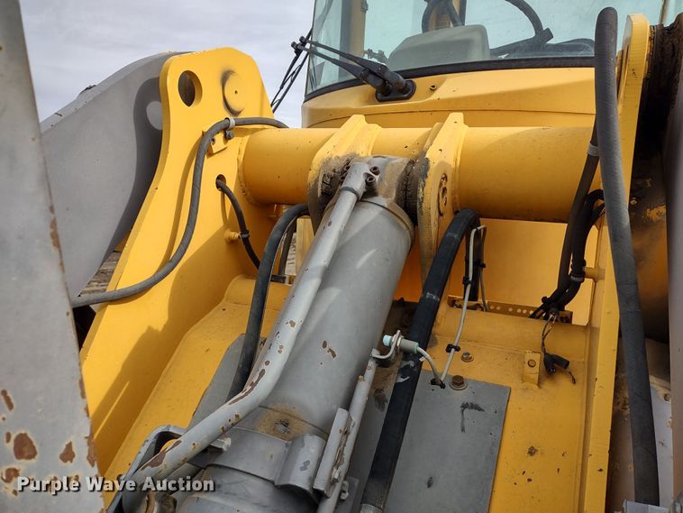 image for item DR8261 1997 Volvo L70C  wheel loader