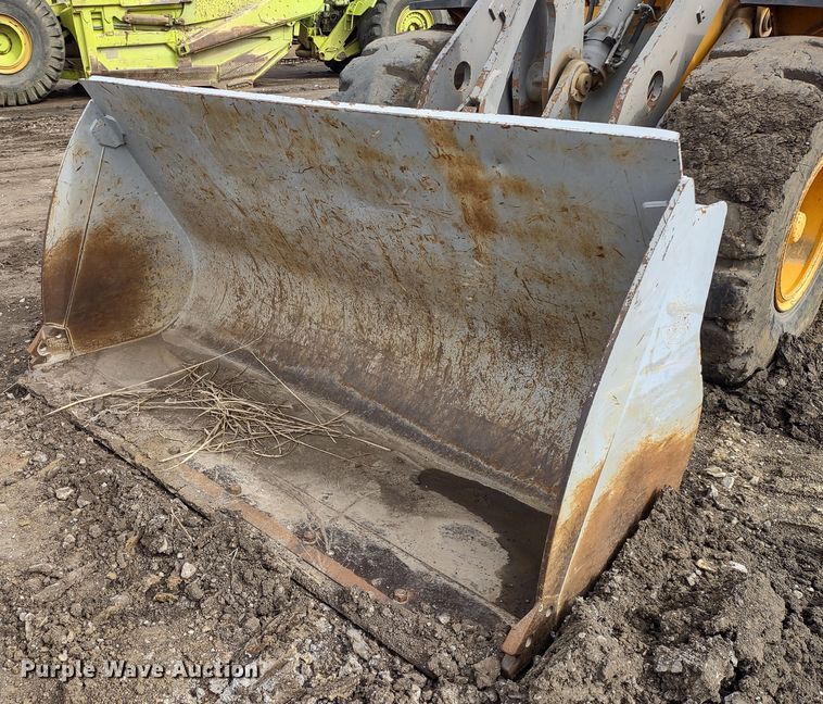 image for item DR8261 1997 Volvo L70C  wheel loader