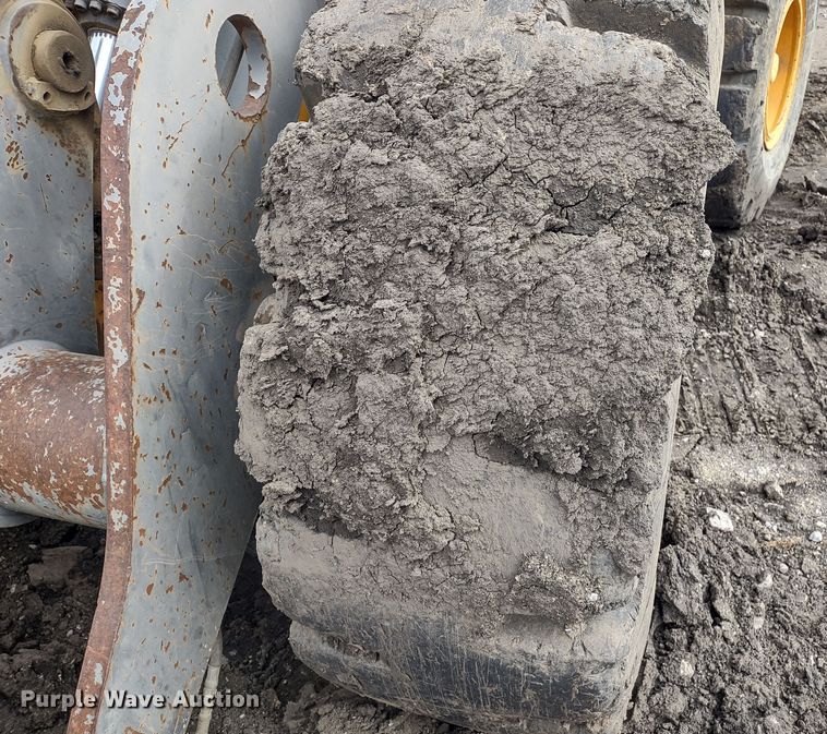 image for item DR8261 1997 Volvo L70C  wheel loader