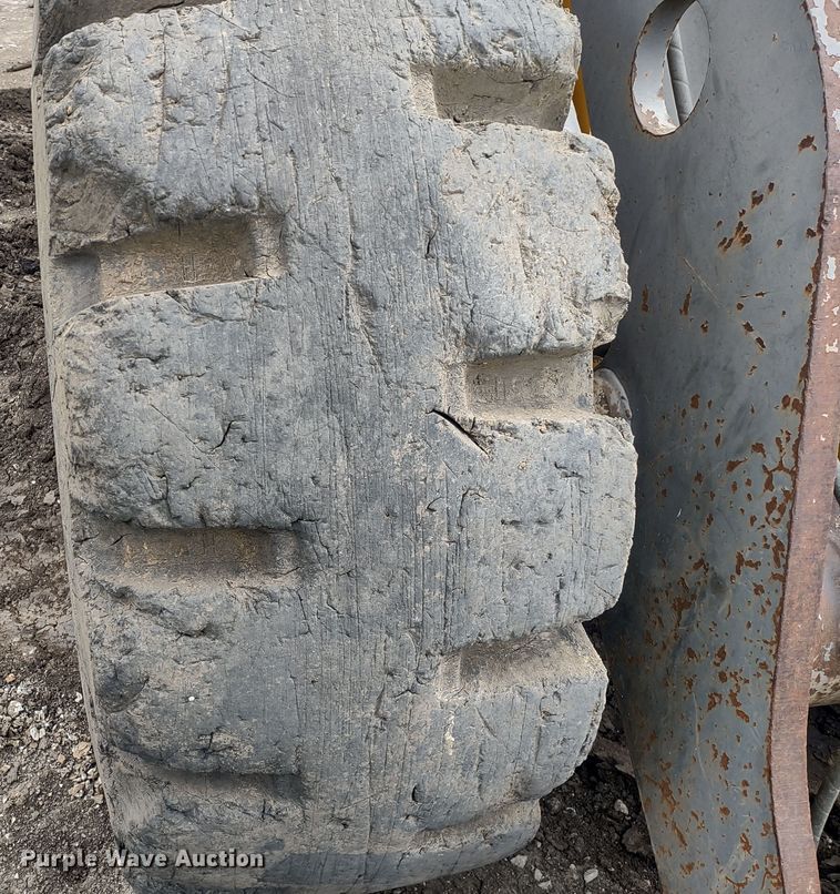 image for item DR8261 1997 Volvo L70C  wheel loader