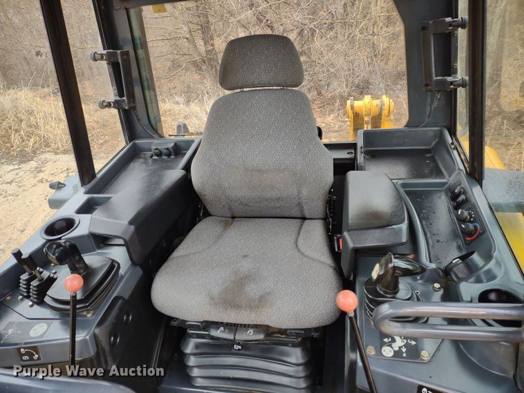 image for item DR8271 2012 John Deere 850K  dozer