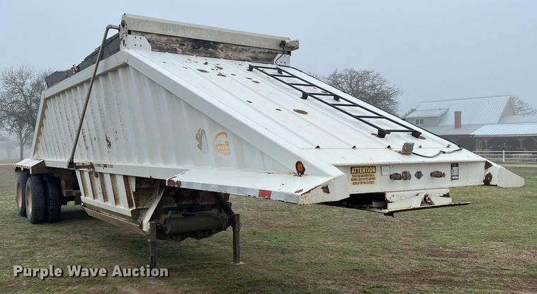 image for item DS2823 2009 CTS BDT-40  bottom dump trailer