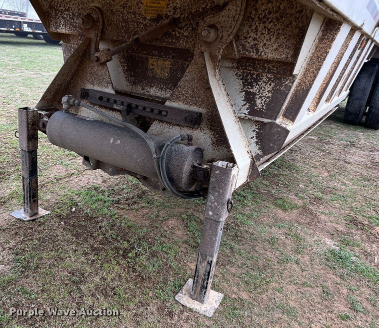 image for item DS2823 2009 CTS BDT-40  bottom dump trailer