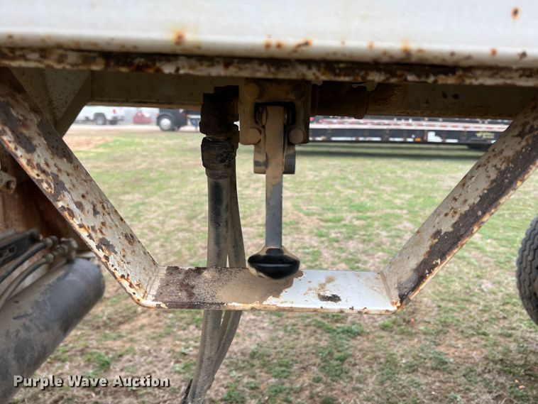 image for item DS2823 2009 CTS BDT-40  bottom dump trailer