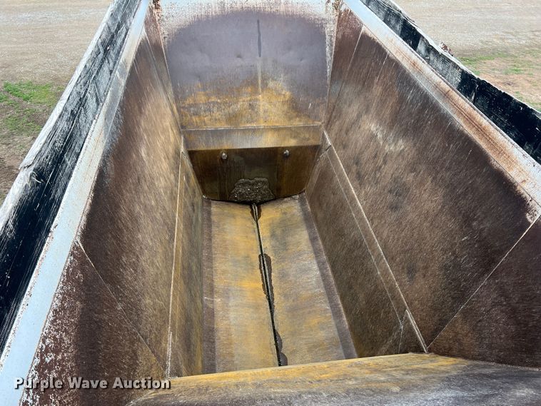 image for item DS2823 2009 CTS BDT-40  bottom dump trailer