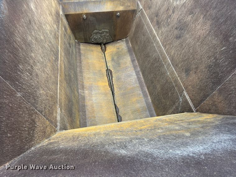 image for item DS2823 2009 CTS BDT-40  bottom dump trailer