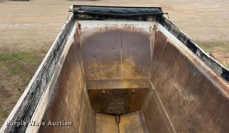 image for item DS2823 2009 CTS BDT-40  bottom dump trailer