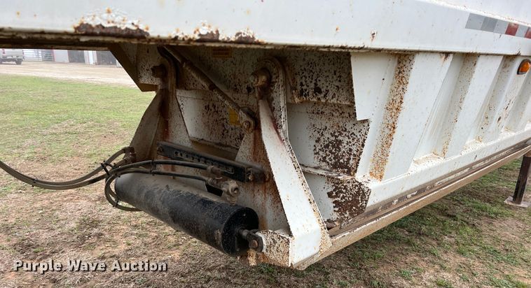 image for item DS2823 2009 CTS BDT-40  bottom dump trailer