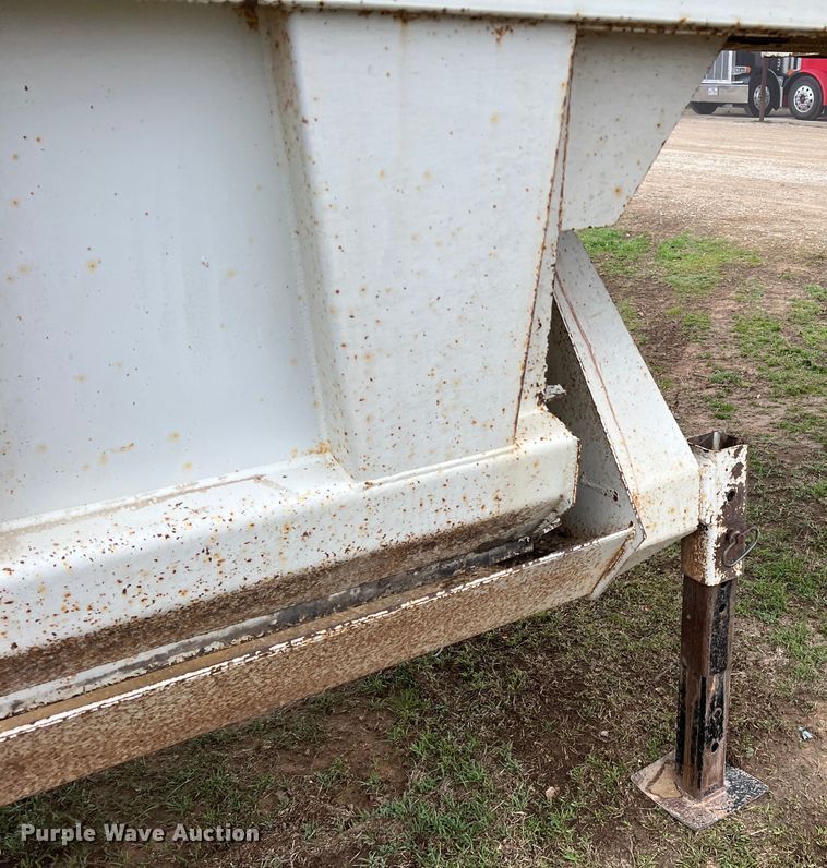 image for item DS2823 2009 CTS BDT-40  bottom dump trailer