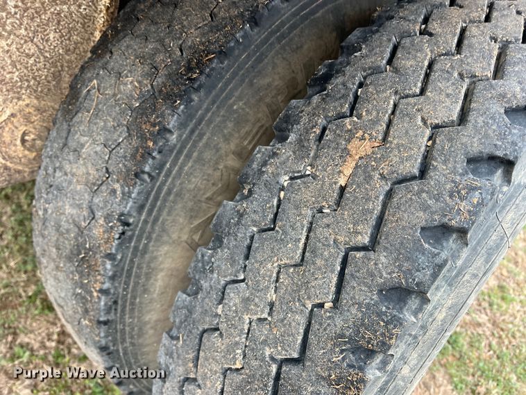 image for item DS2823 2009 CTS BDT-40  bottom dump trailer