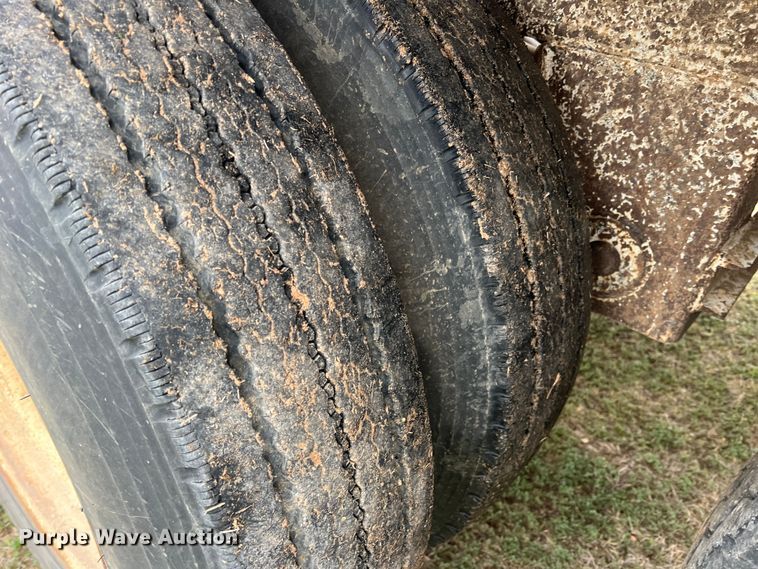 image for item DS2823 2009 CTS BDT-40  bottom dump trailer