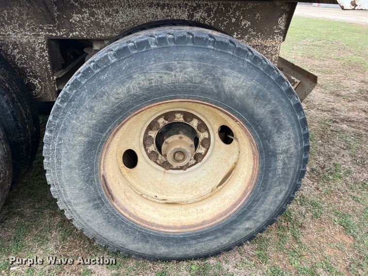 image for item DS2823 2009 CTS BDT-40  bottom dump trailer