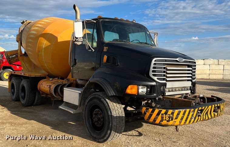 image for item DS2836 2007 Sterling L9500  ready mix truck