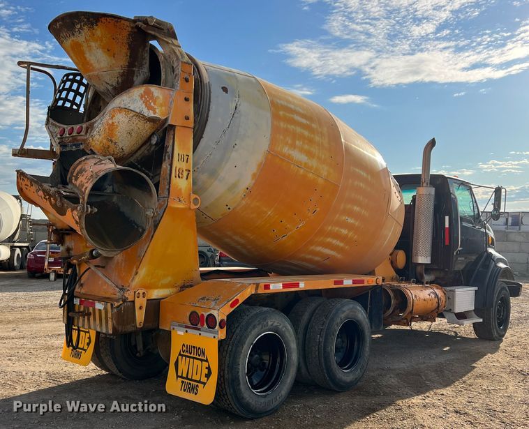 image for item DS2836 2007 Sterling L9500  ready mix truck