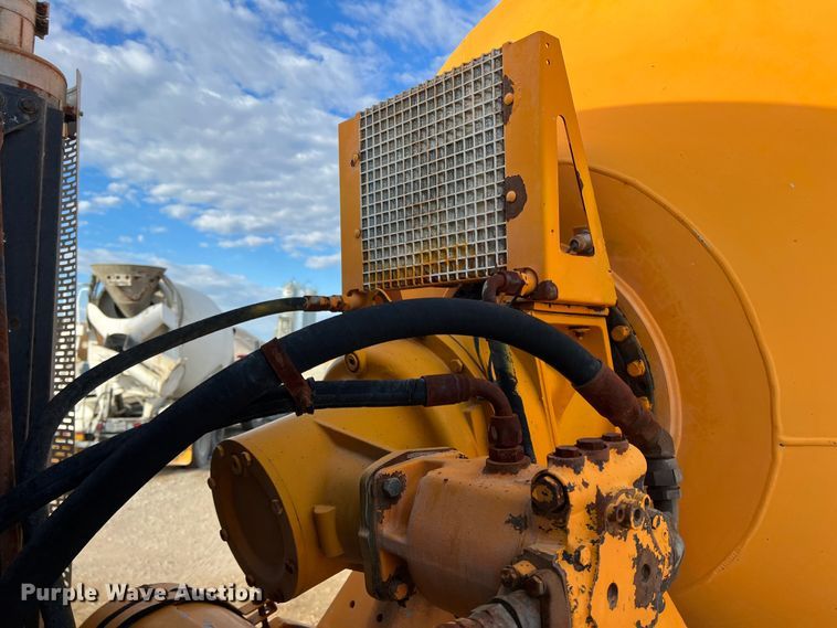 image for item DS2836 2007 Sterling L9500  ready mix truck