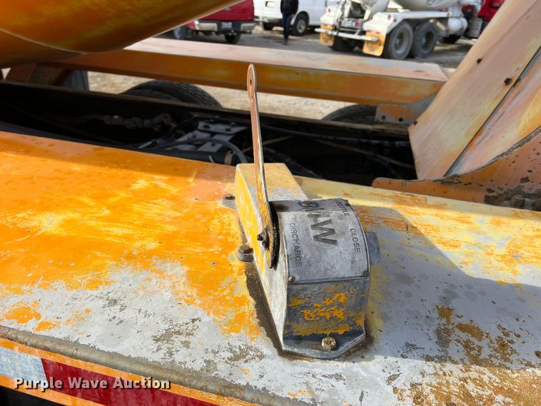 image for item DS2836 2007 Sterling L9500  ready mix truck