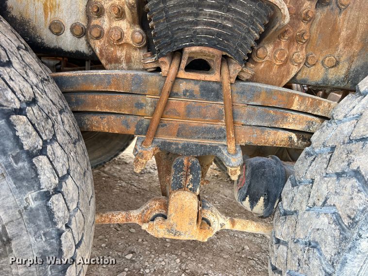 image for item DS2836 2007 Sterling L9500  ready mix truck