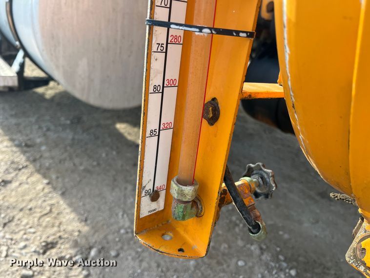 image for item DS2836 2007 Sterling L9500  ready mix truck