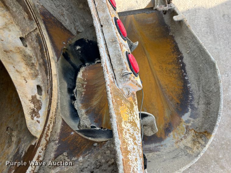 image for item DS2836 2007 Sterling L9500  ready mix truck