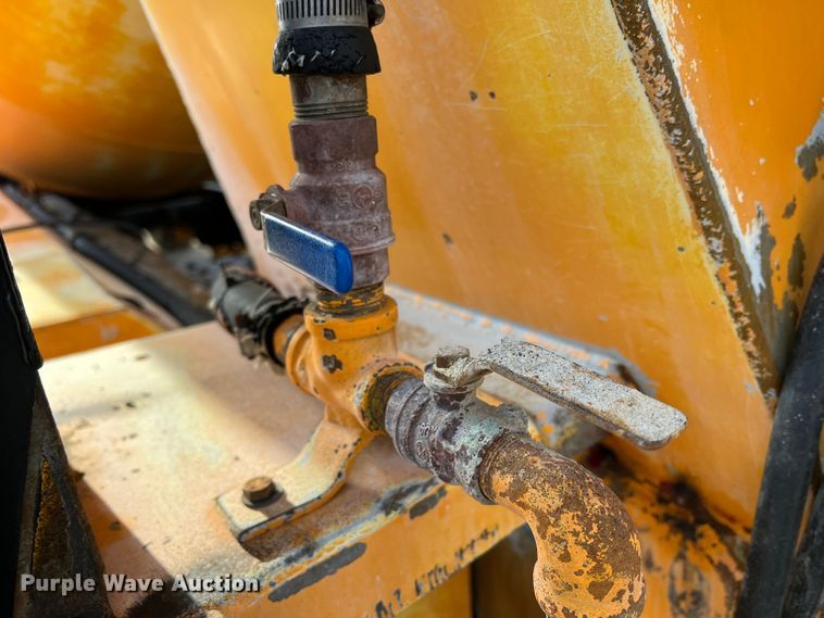 image for item DS2836 2007 Sterling L9500  ready mix truck