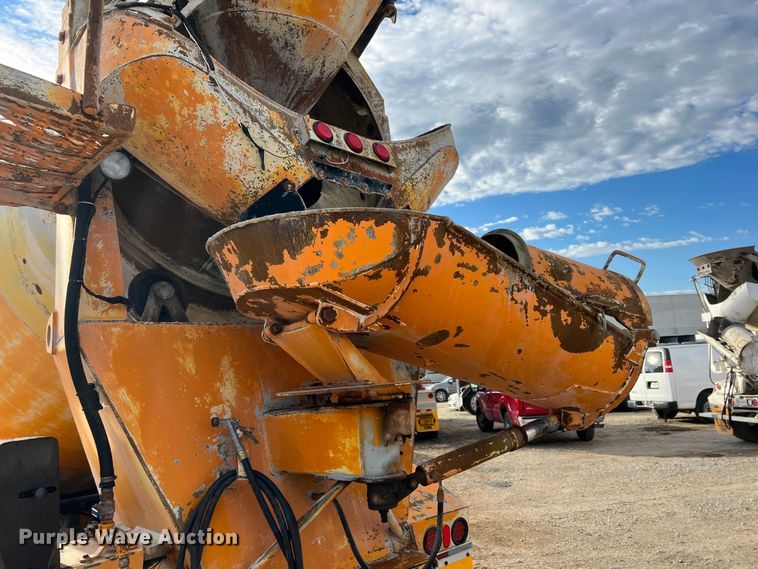 image for item DS2836 2007 Sterling L9500  ready mix truck