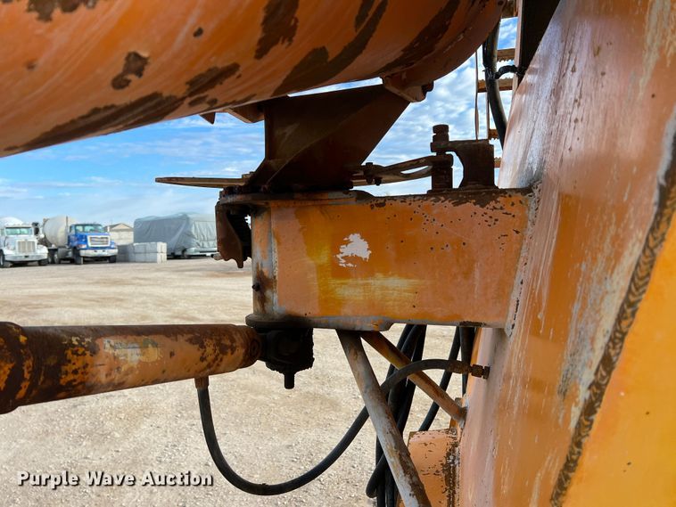 image for item DS2836 2007 Sterling L9500  ready mix truck