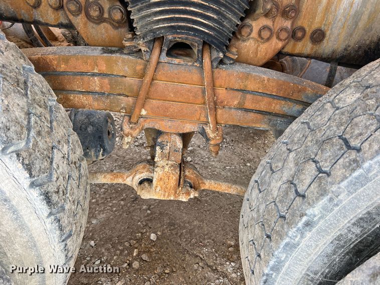 image for item DS2836 2007 Sterling L9500  ready mix truck