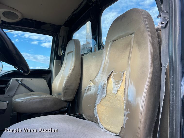 image for item DS2836 2007 Sterling L9500  ready mix truck