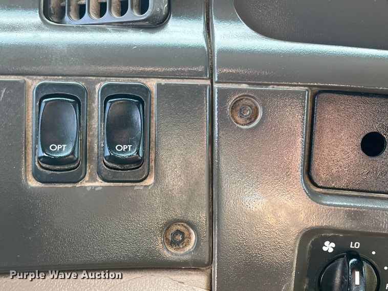 image for item DS2836 2007 Sterling L9500  ready mix truck