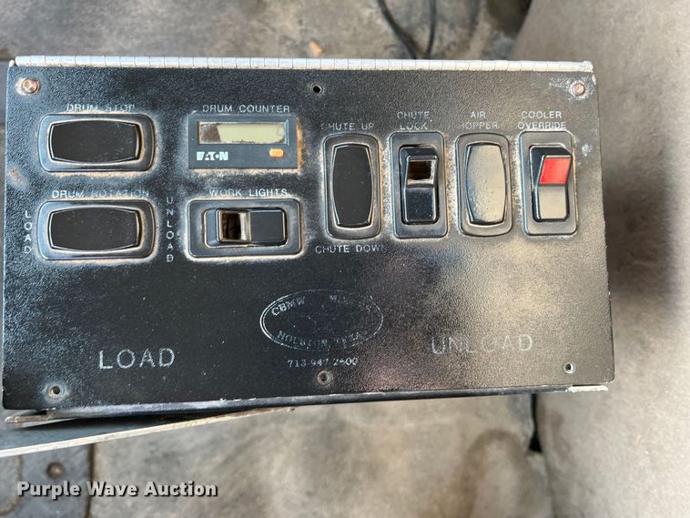 image for item DS2836 2007 Sterling L9500  ready mix truck