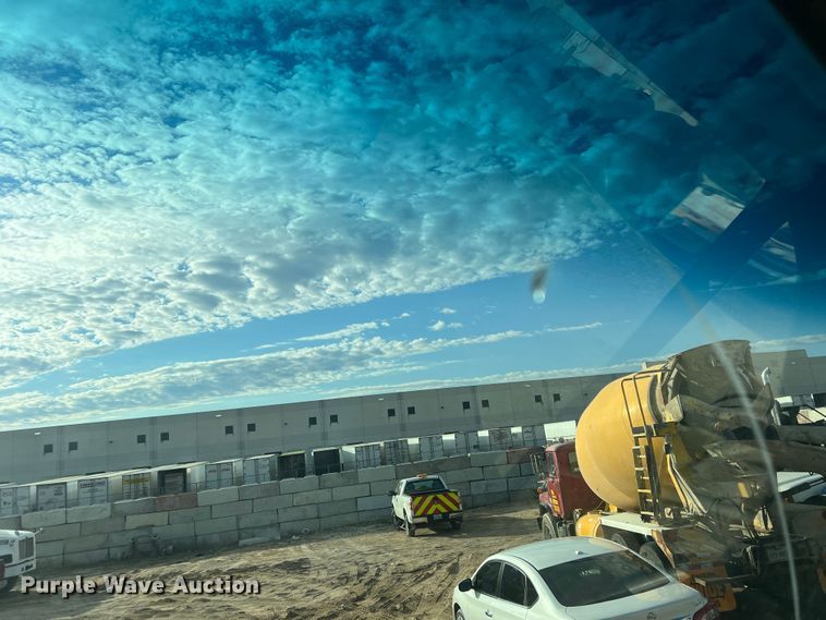 image for item DS2836 2007 Sterling L9500  ready mix truck