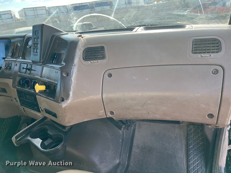 image for item DS2836 2007 Sterling L9500  ready mix truck