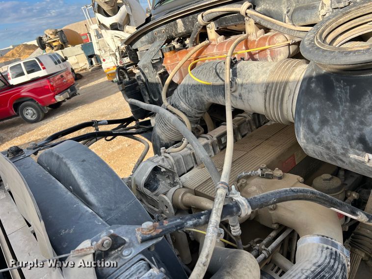 image for item DS2836 2007 Sterling L9500  ready mix truck