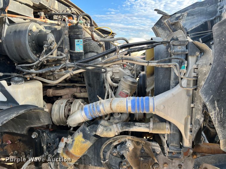 image for item DS2836 2007 Sterling L9500  ready mix truck