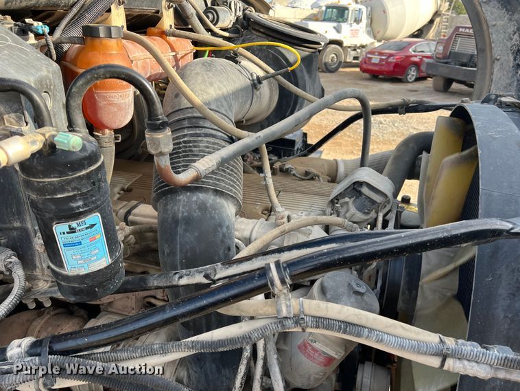 image for item DS2836 2007 Sterling L9500  ready mix truck