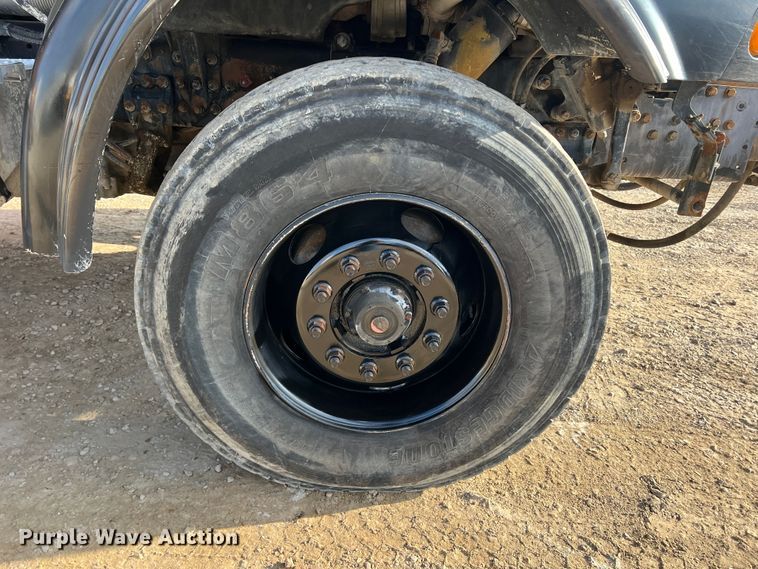 image for item DS2836 2007 Sterling L9500  ready mix truck