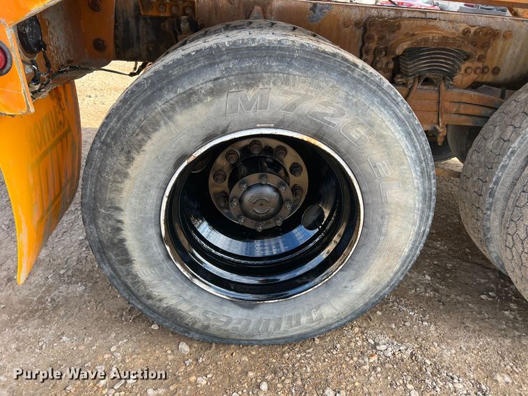 image for item DS2836 2007 Sterling L9500  ready mix truck