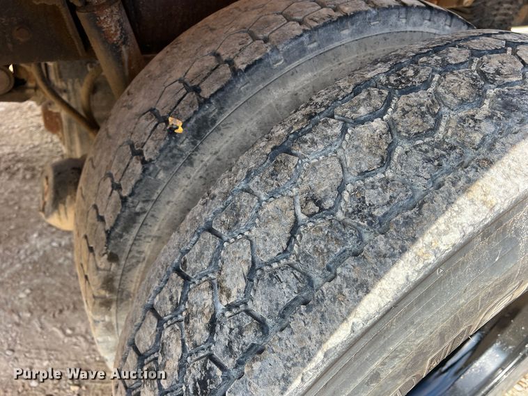 image for item DS2836 2007 Sterling L9500  ready mix truck